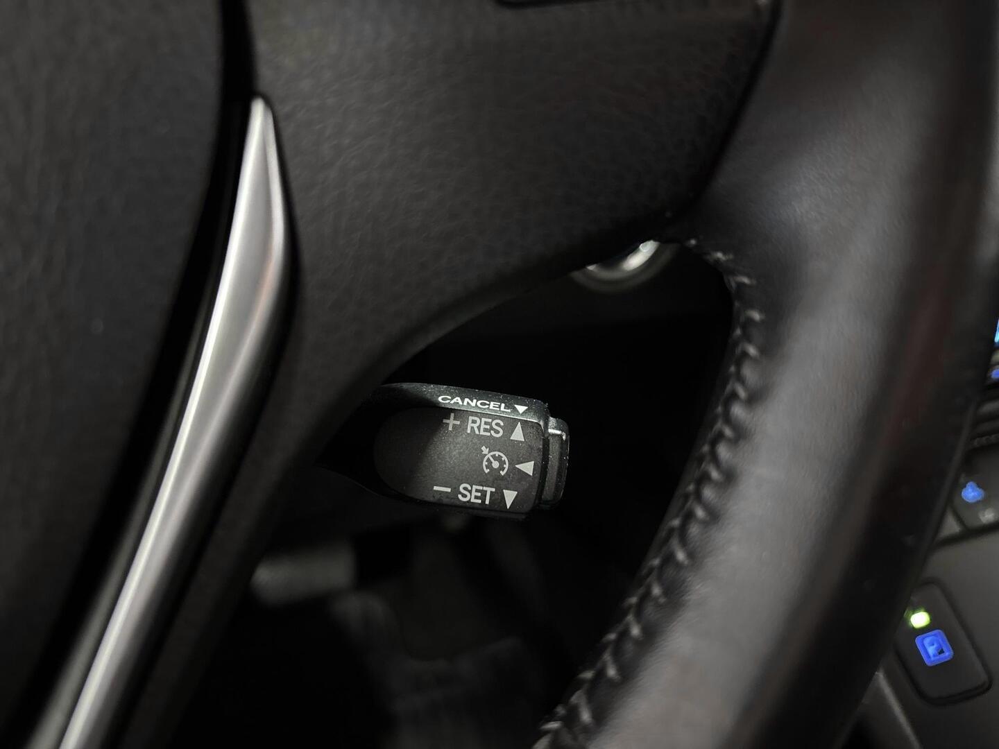 TOYOTA Auris 2015