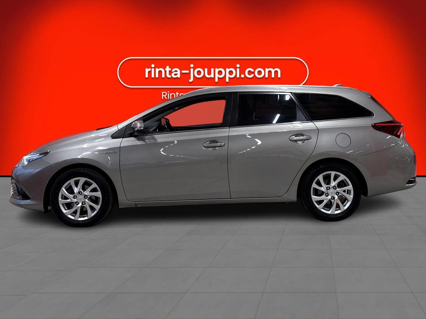 TOYOTA Auris 2015