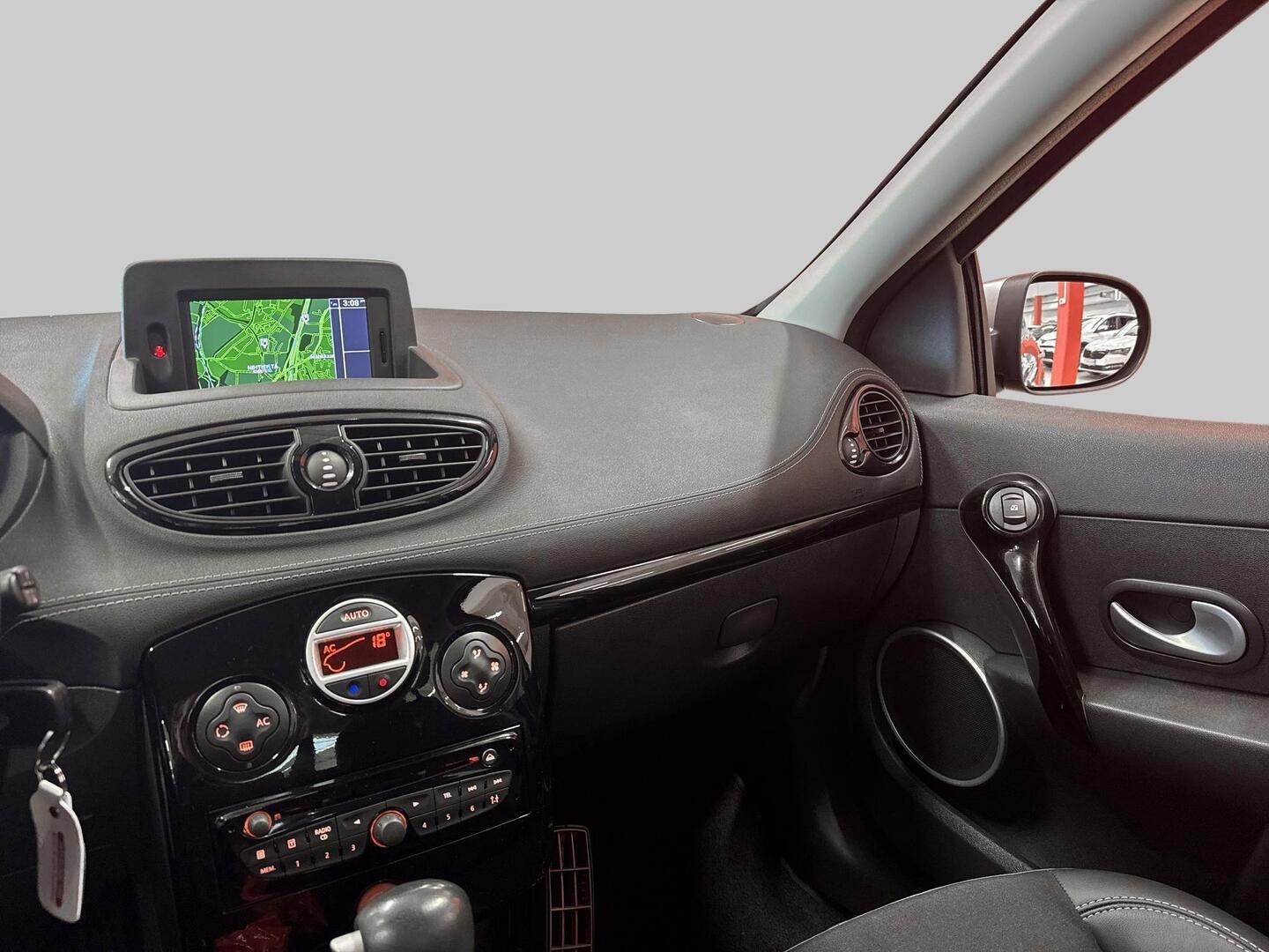 RENAULT Clio 2012