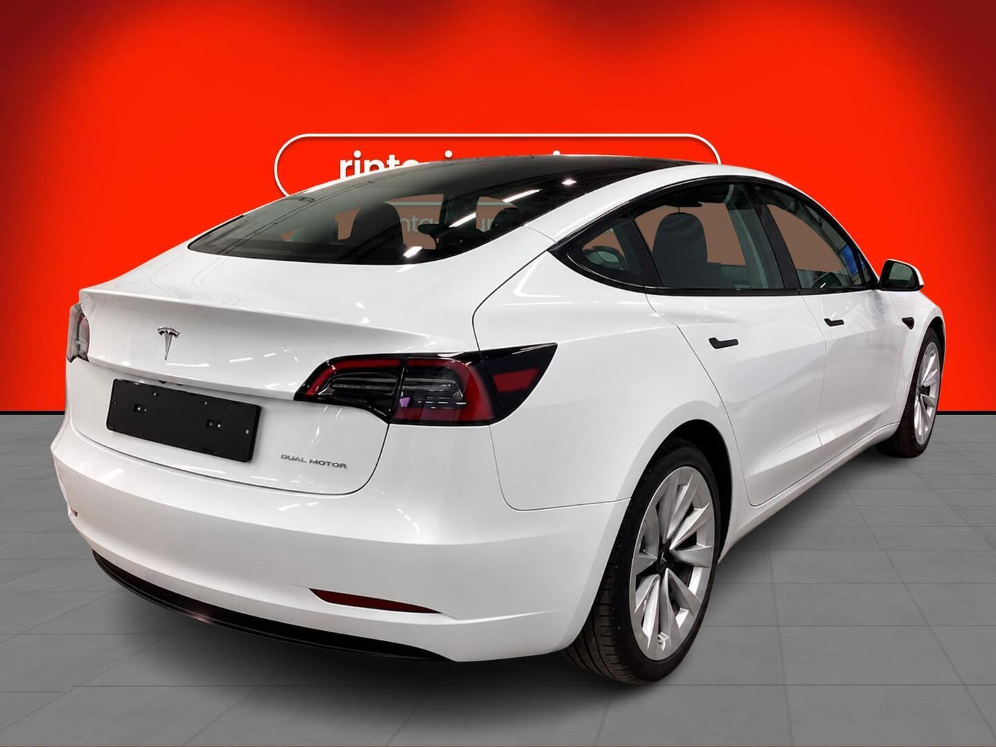 TESLA MODEL 3 2023