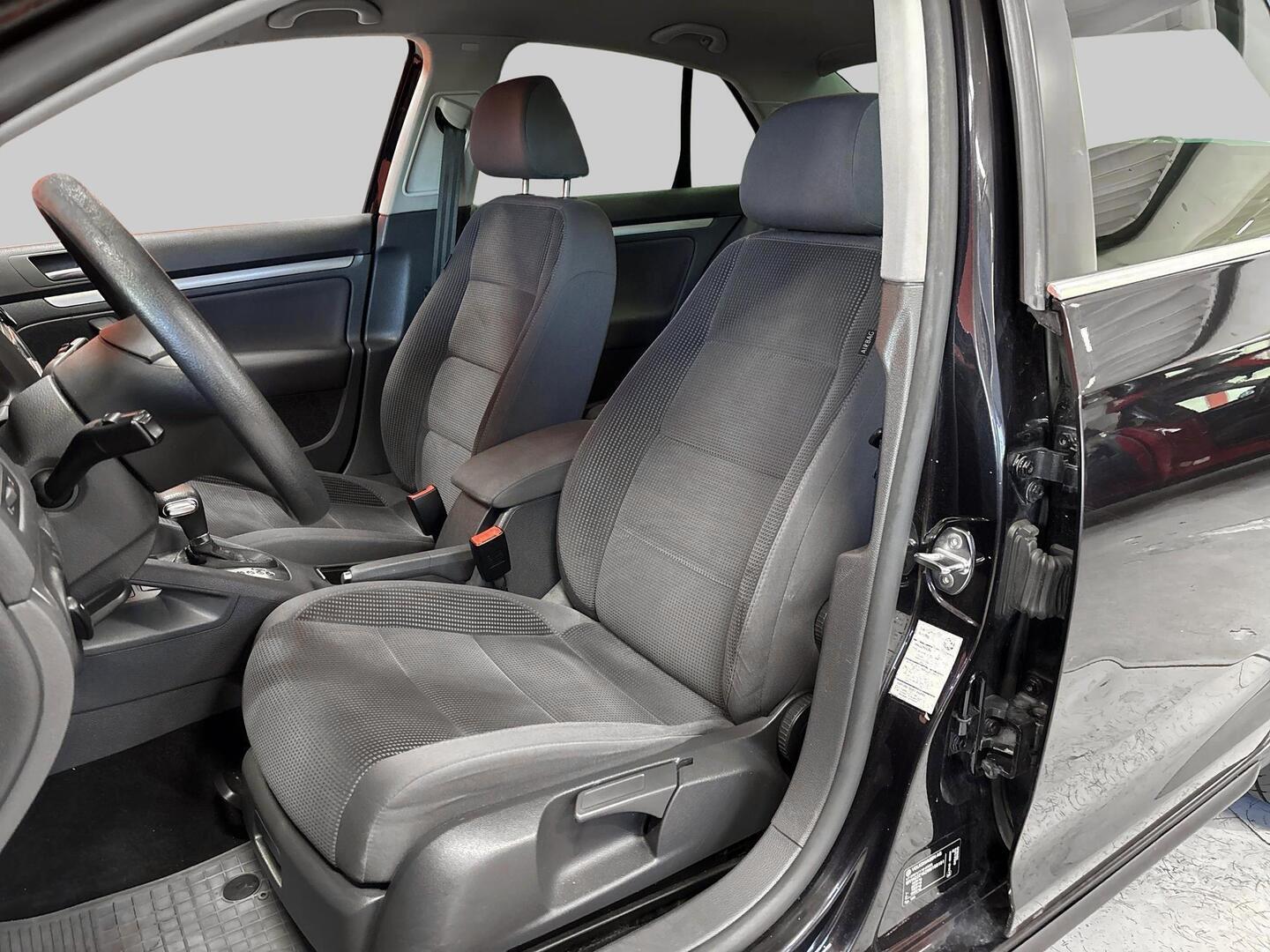 VOLKSWAGEN Jetta 2009