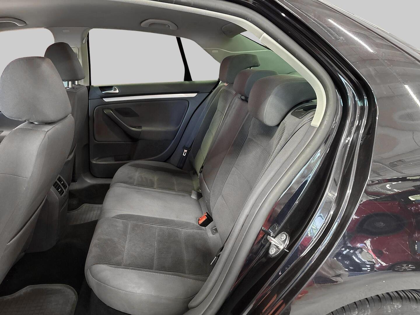 VOLKSWAGEN Jetta 2009