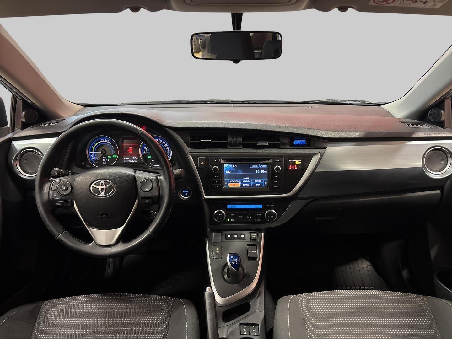 TOYOTA Auris 2013