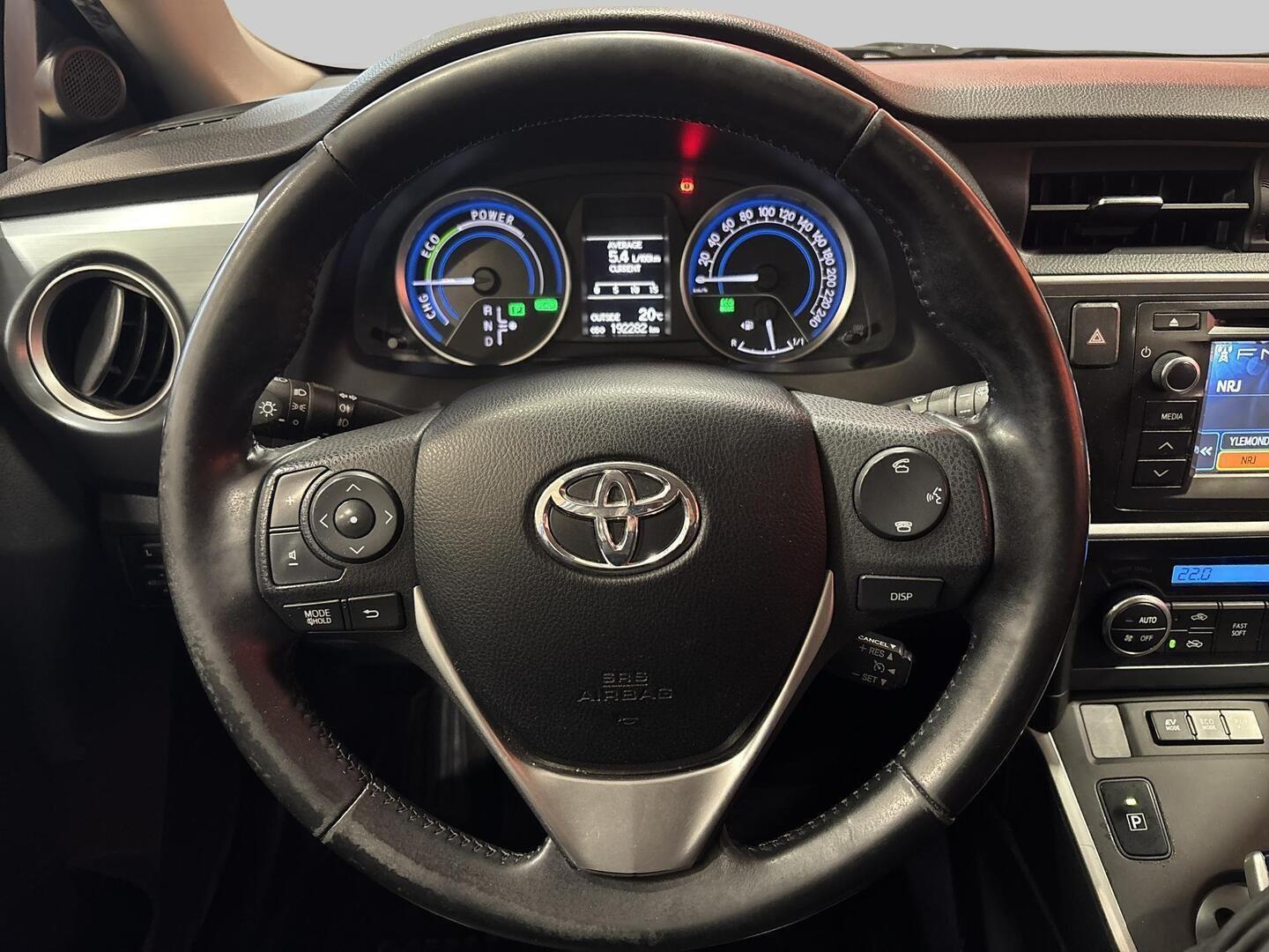 TOYOTA Auris 2013