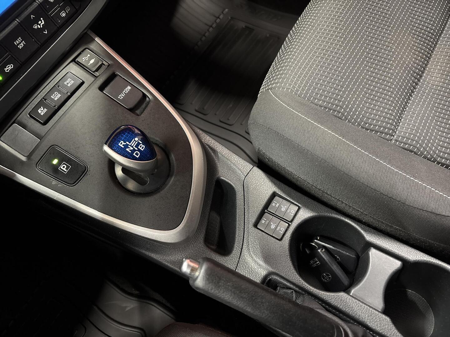 TOYOTA Auris 2013