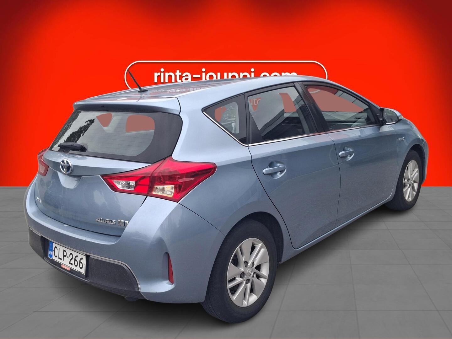 TOYOTA Auris 2013