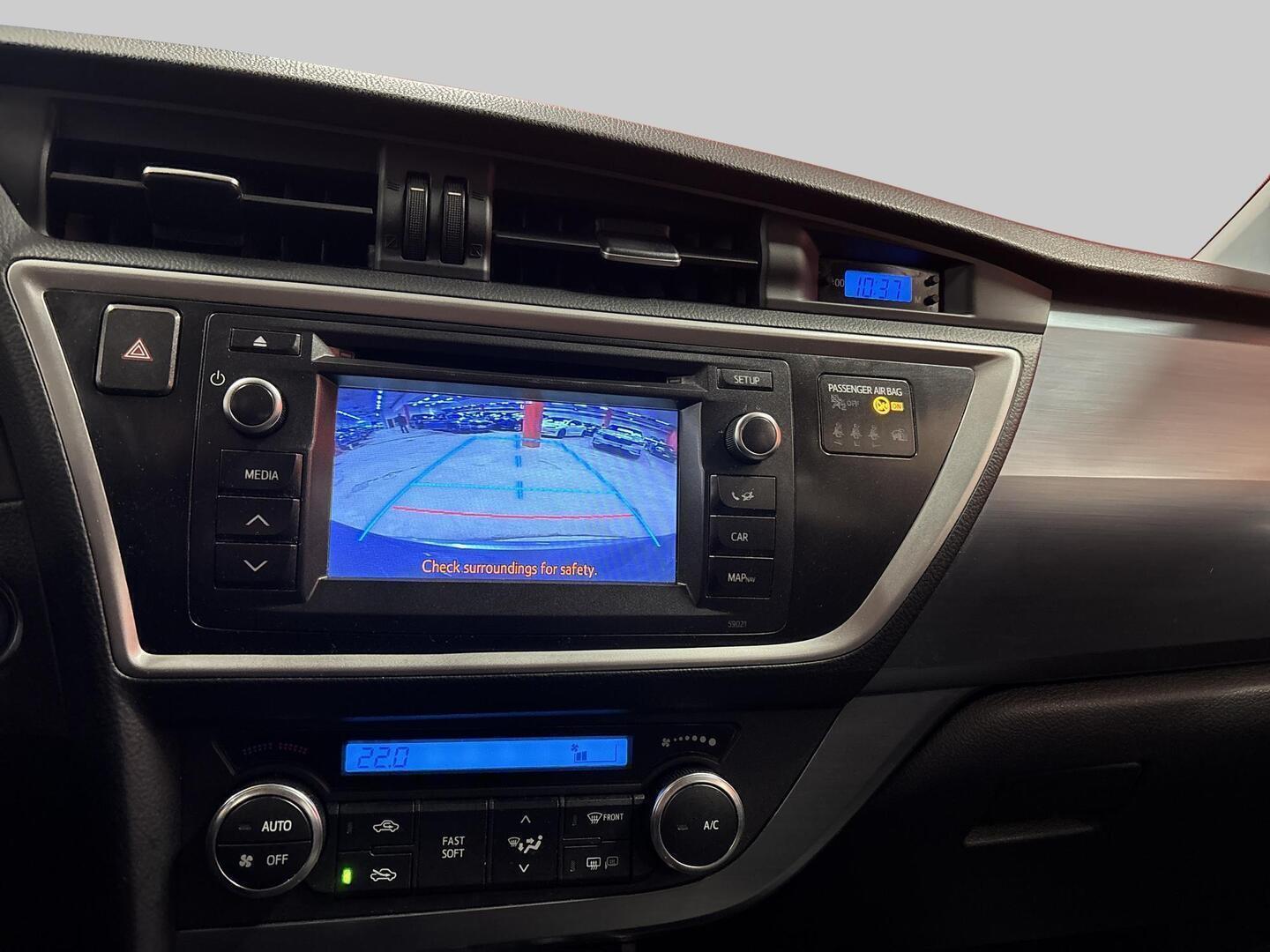 TOYOTA Auris 2013