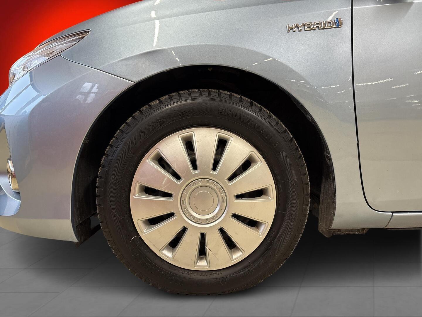 TOYOTA Auris 2013