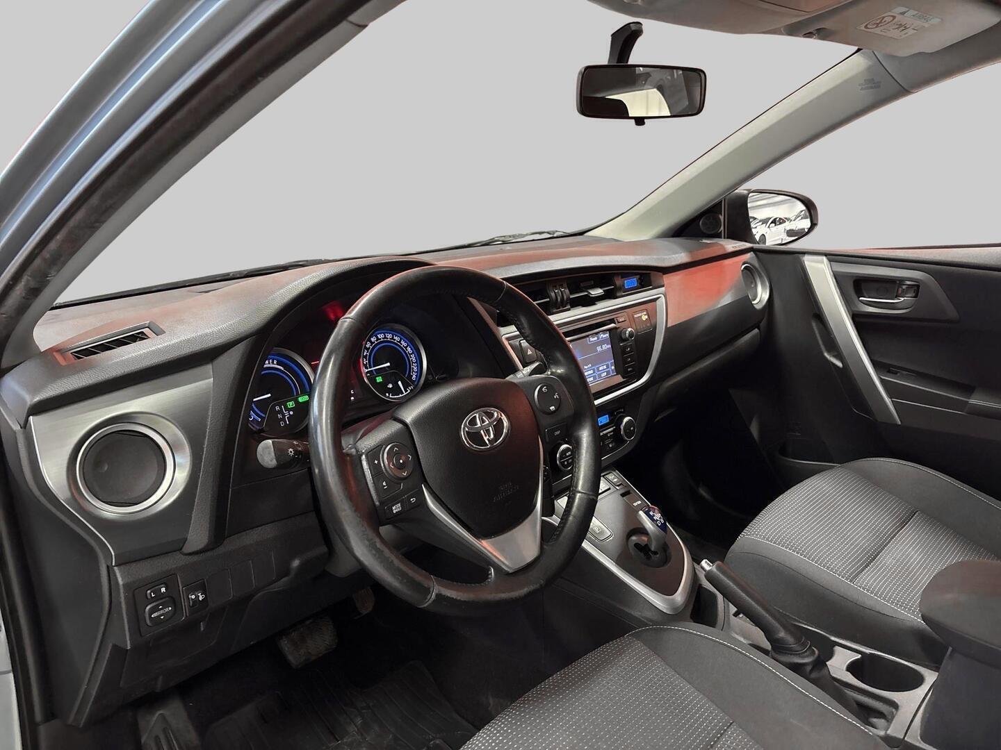 TOYOTA Auris 2013