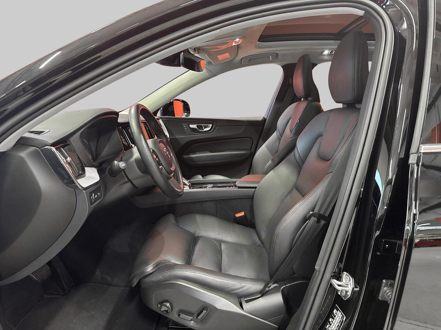 VOLVO XC60 2021