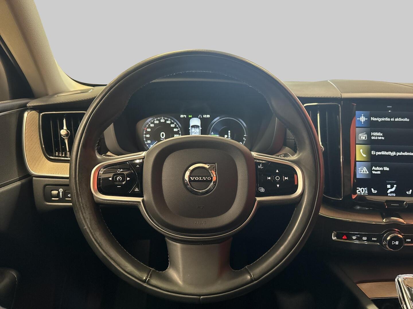 VOLVO XC60 2021