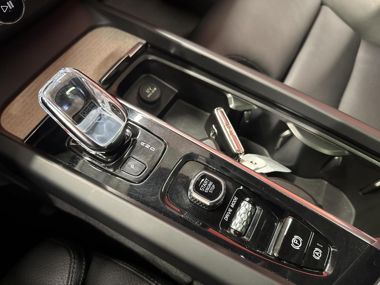 VOLVO XC60 2021