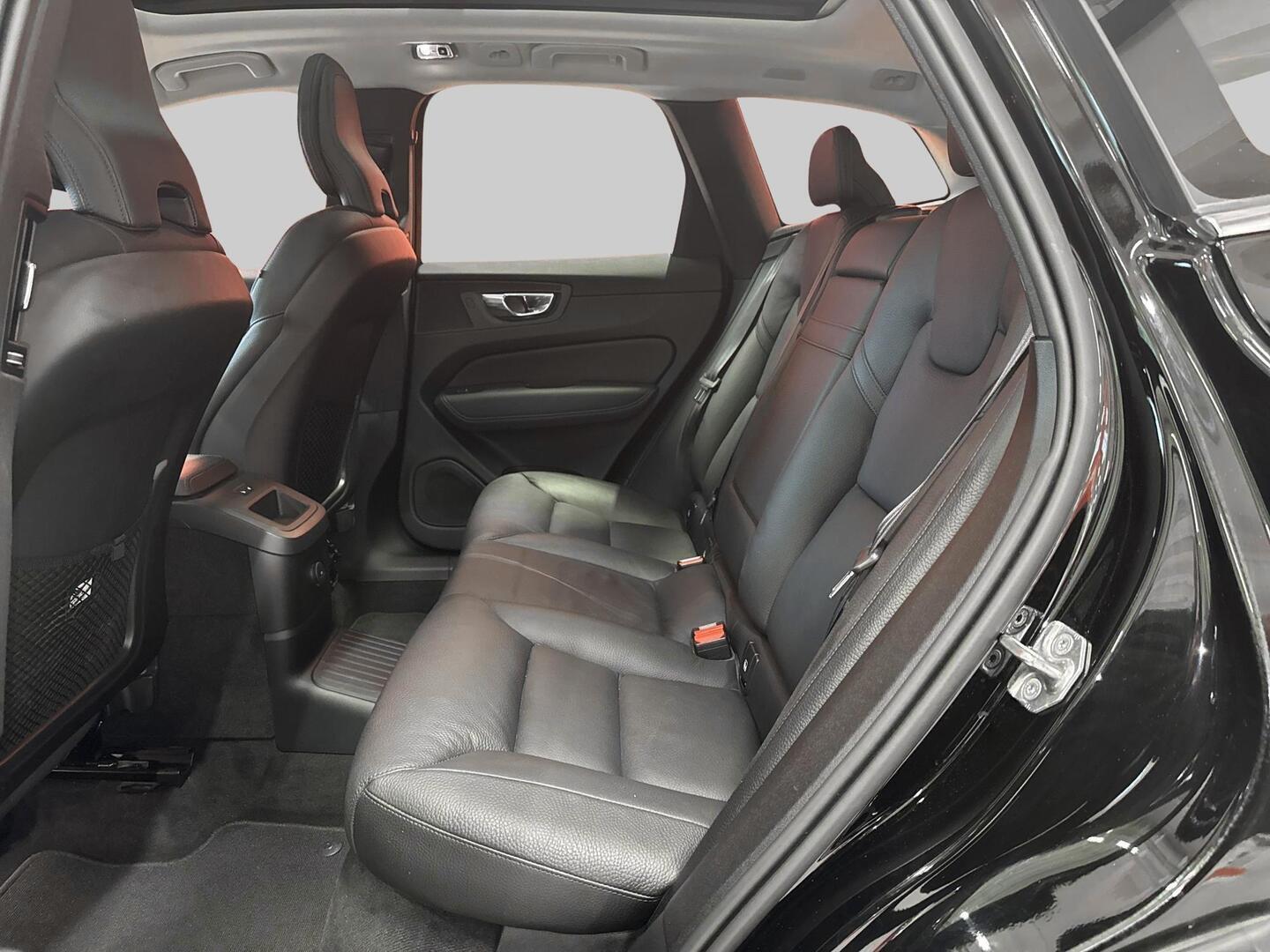 VOLVO XC60 2021