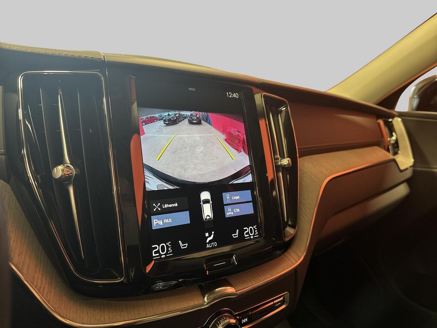 VOLVO XC60 2021