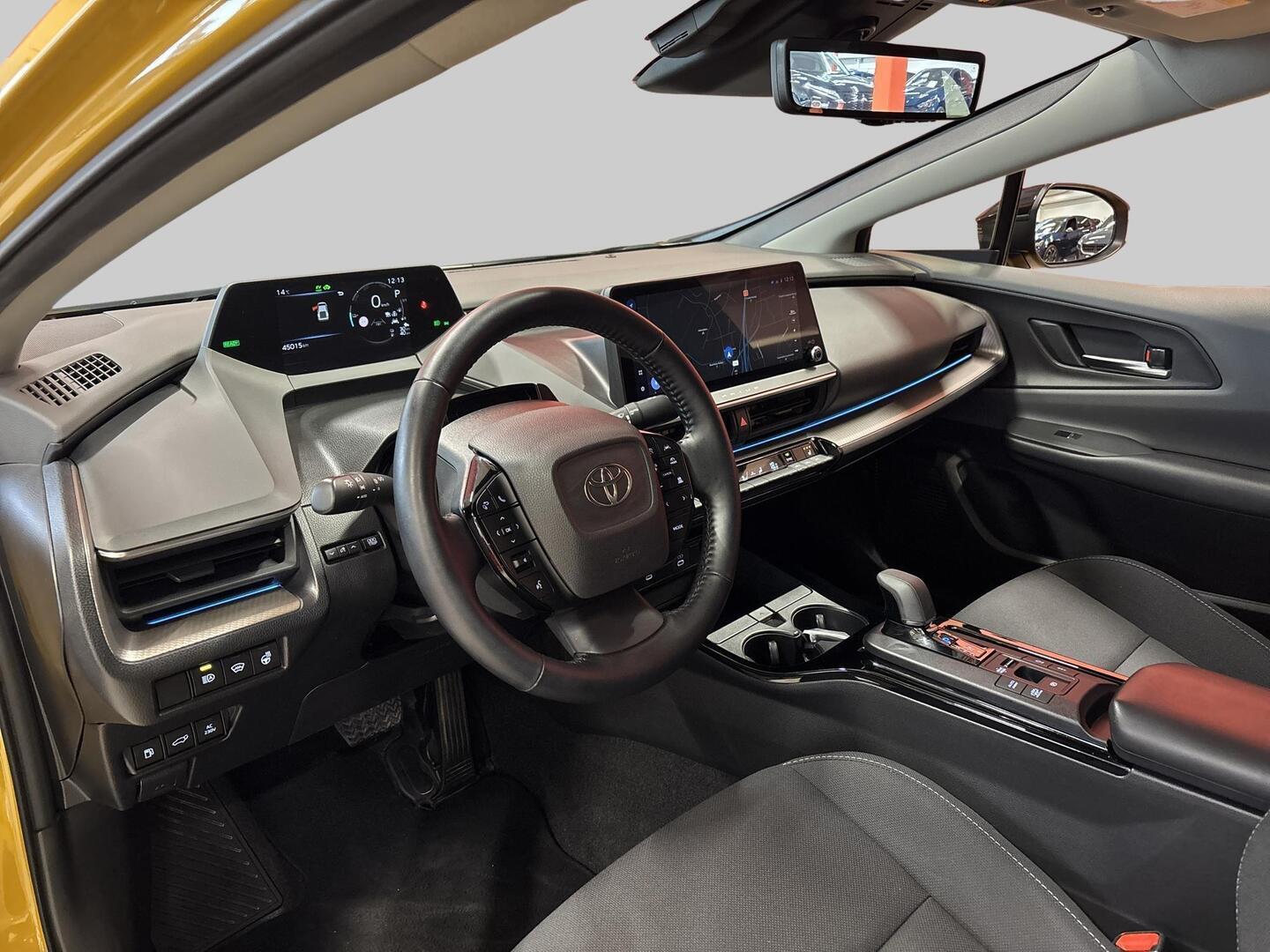 TOYOTA Prius Plug-in 2023