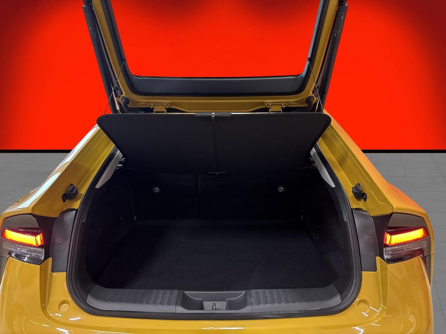TOYOTA Prius Plug-in 2023