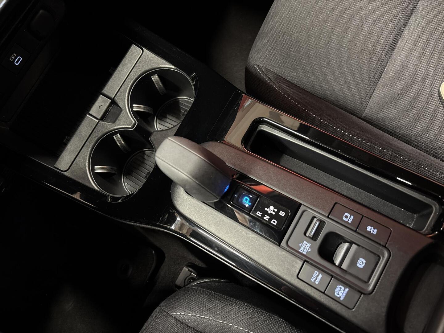 TOYOTA Prius Plug-in 2023