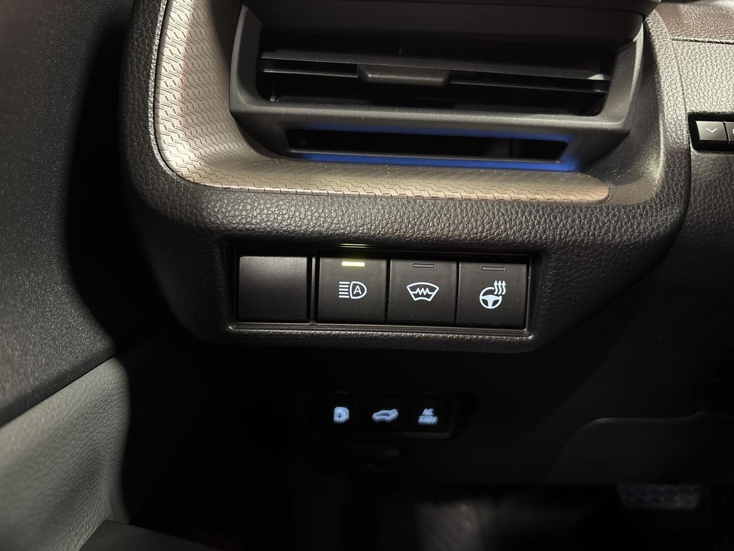 TOYOTA Prius Plug-in 2023