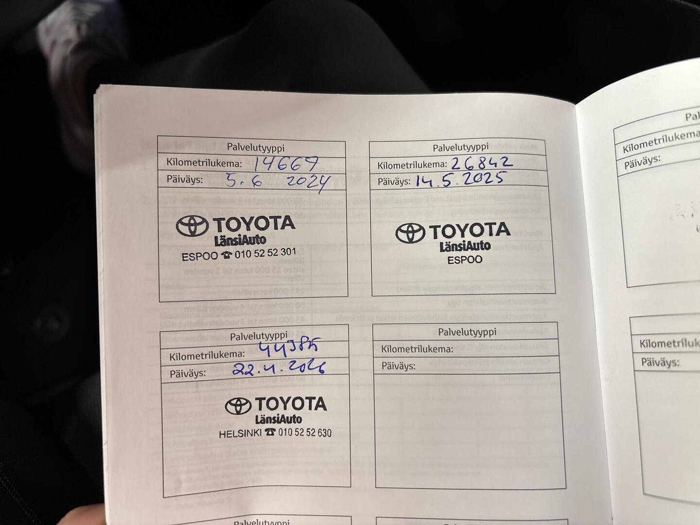 TOYOTA Prius Plug-in 2023