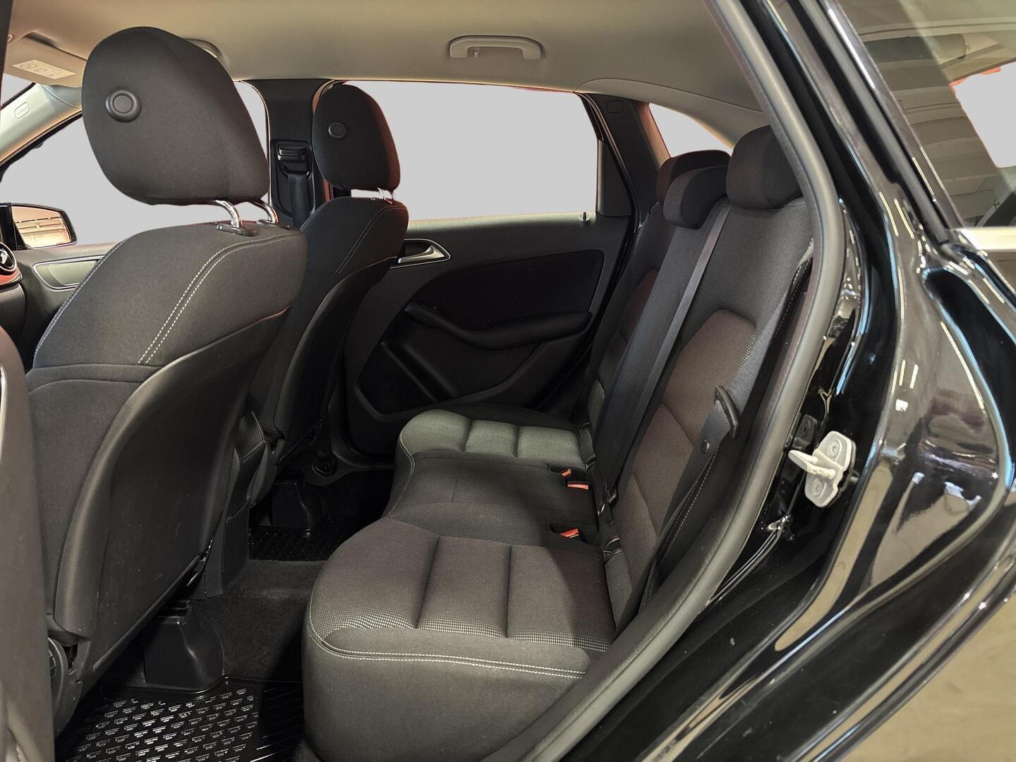 MERCEDES-BENZ B 2013