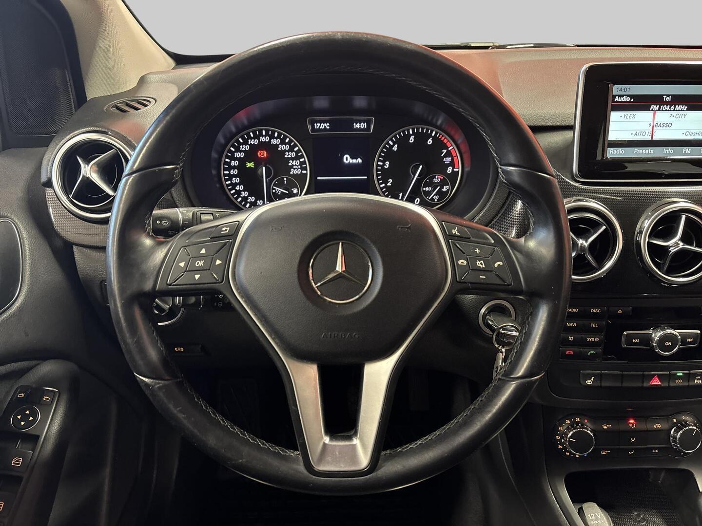 MERCEDES-BENZ B 2013