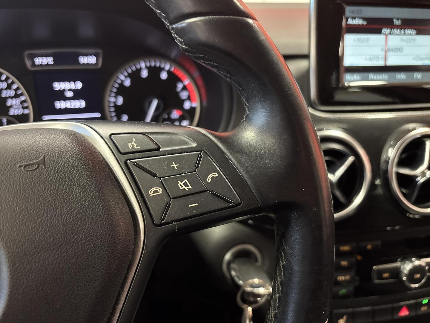 MERCEDES-BENZ B 2013