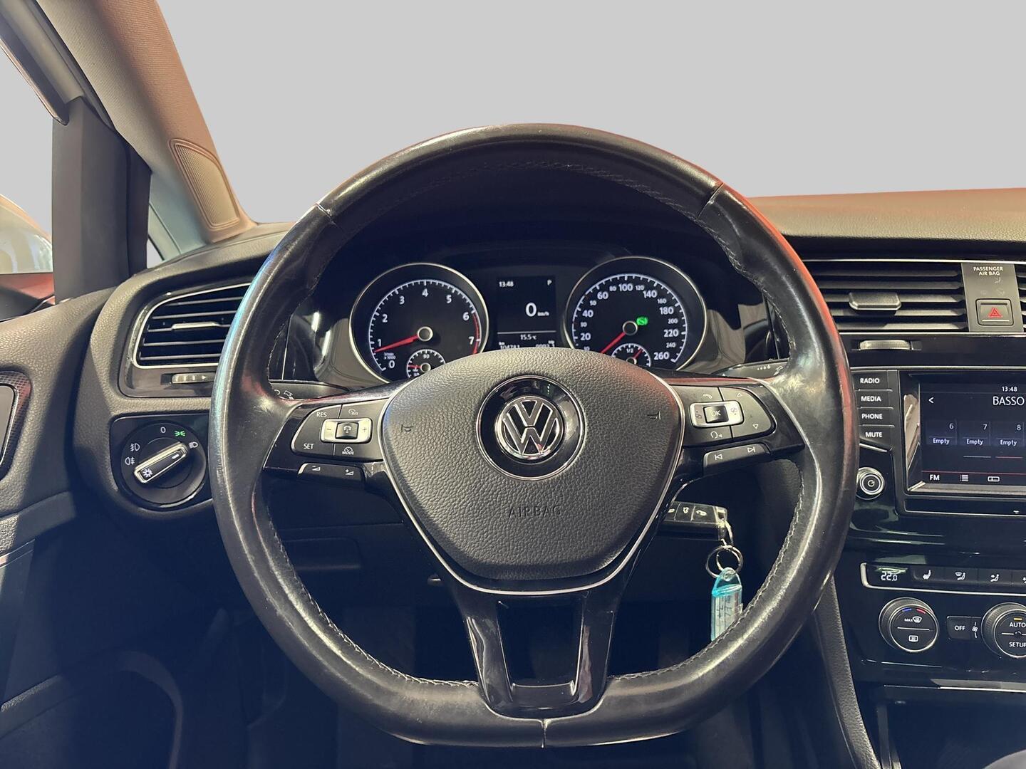 VOLKSWAGEN Golf 2014