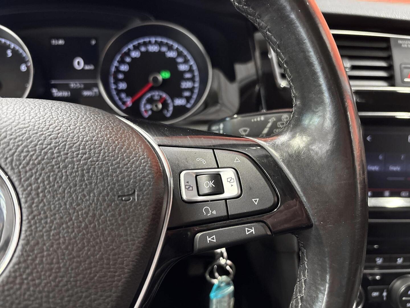 VOLKSWAGEN Golf 2014