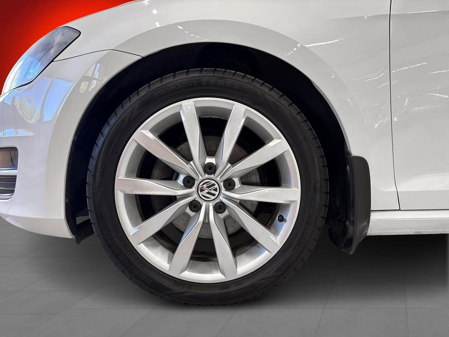 VOLKSWAGEN Golf 2014