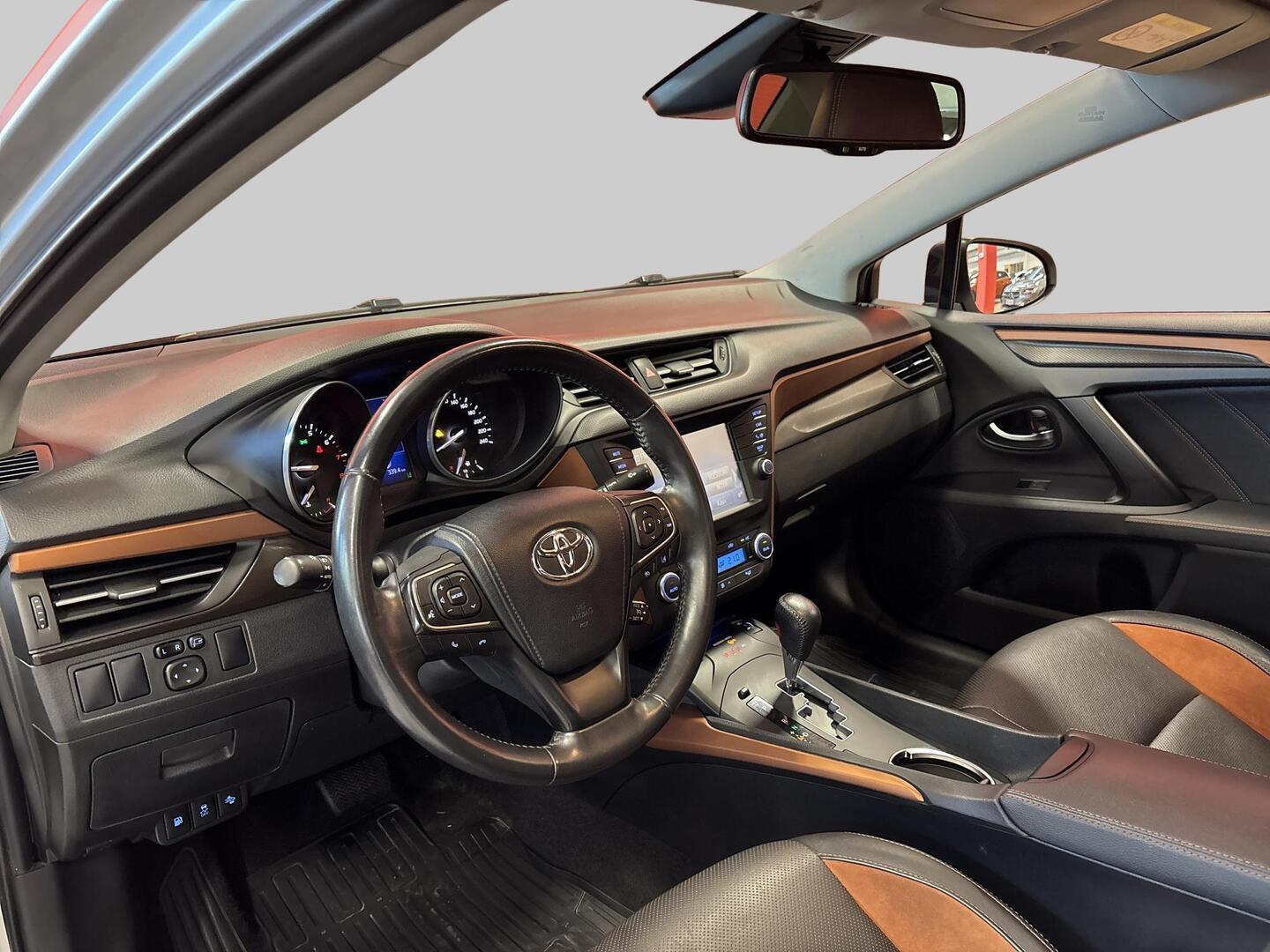 TOYOTA Avensis 2018