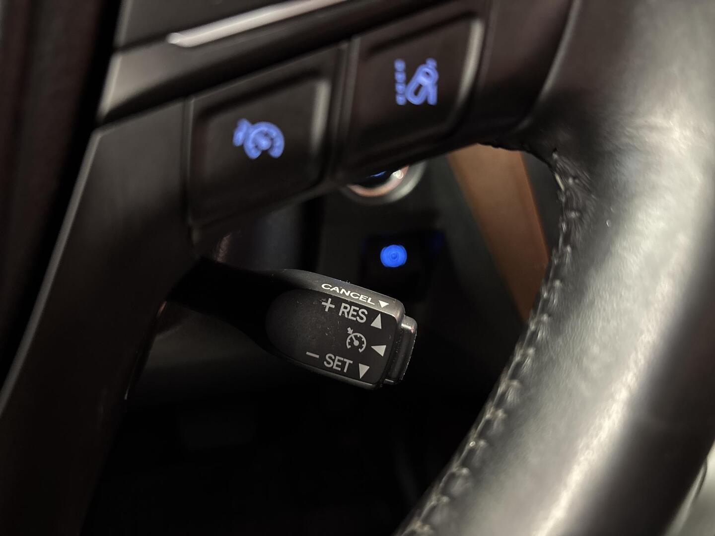 TOYOTA Avensis 2018