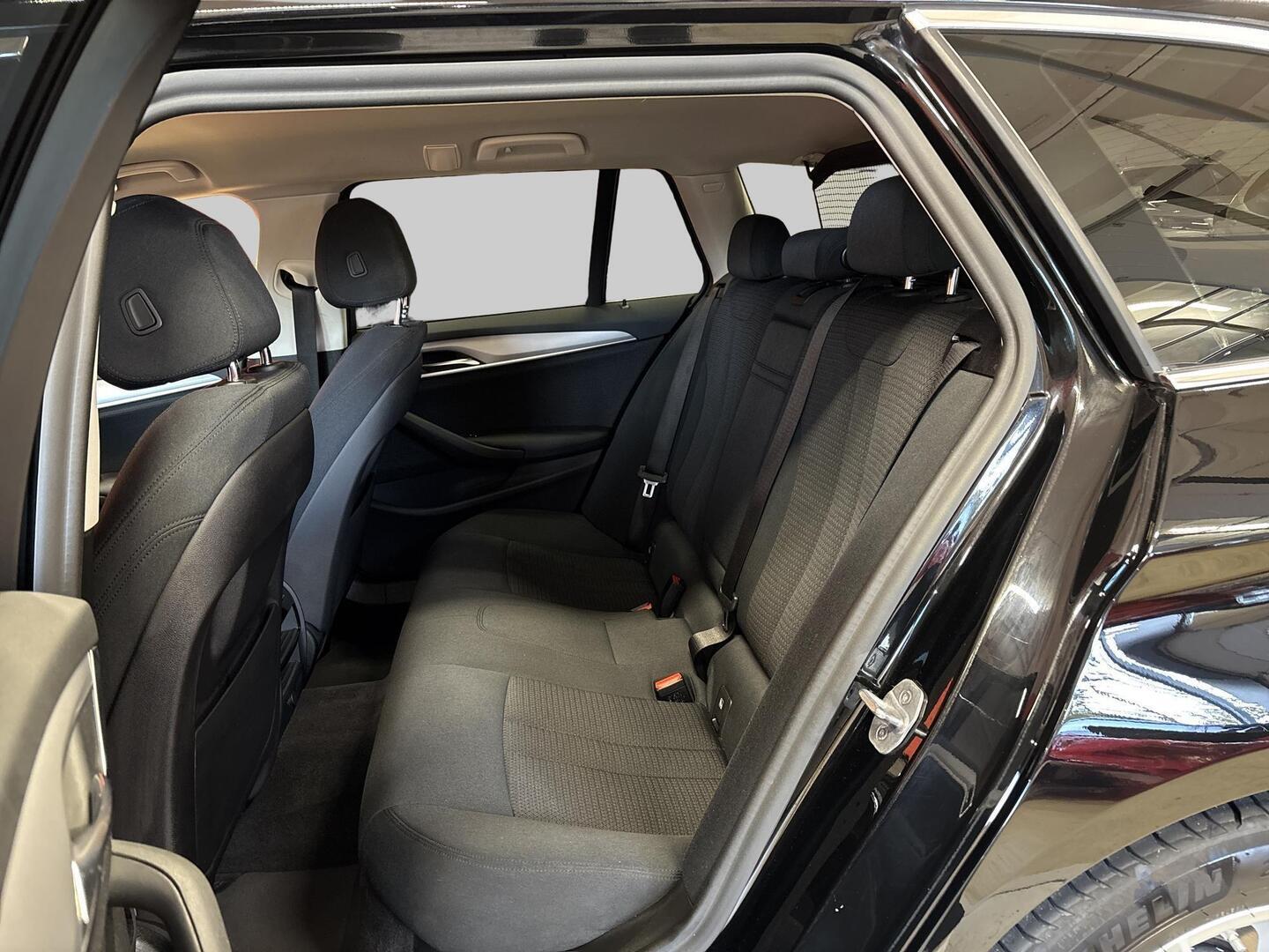 BMW 518 2019