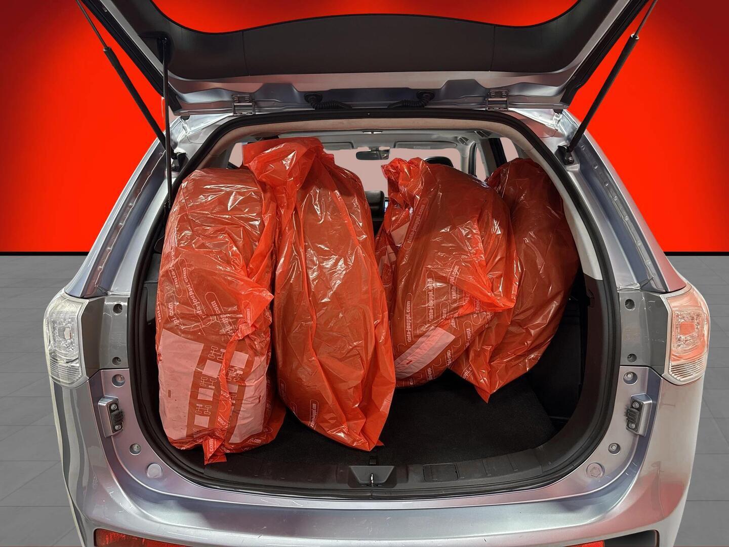 MITSUBISHI Outlander PHEV 2014