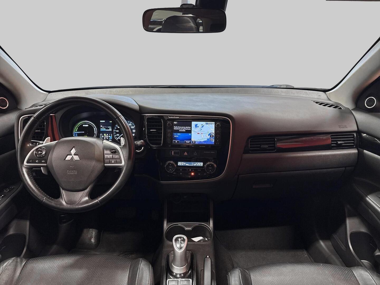 MITSUBISHI Outlander PHEV 2014