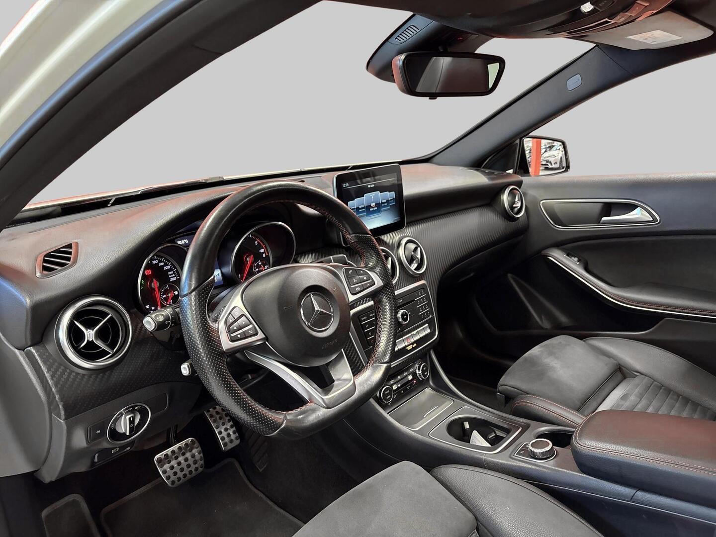 MERCEDES-BENZ A 2016
