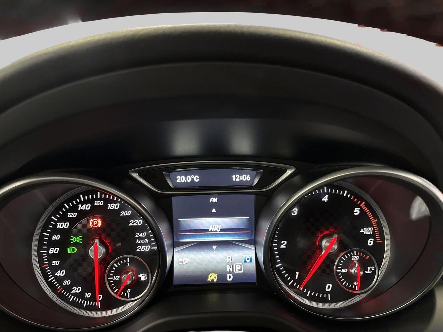 MERCEDES-BENZ A 2016