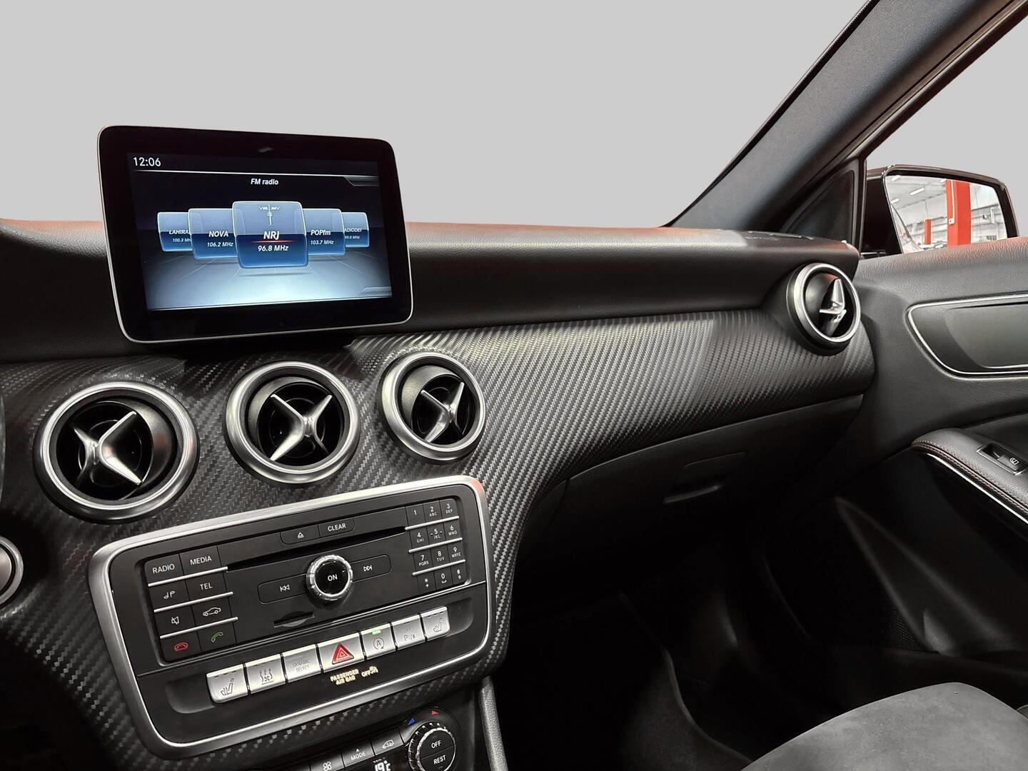 MERCEDES-BENZ A 2016
