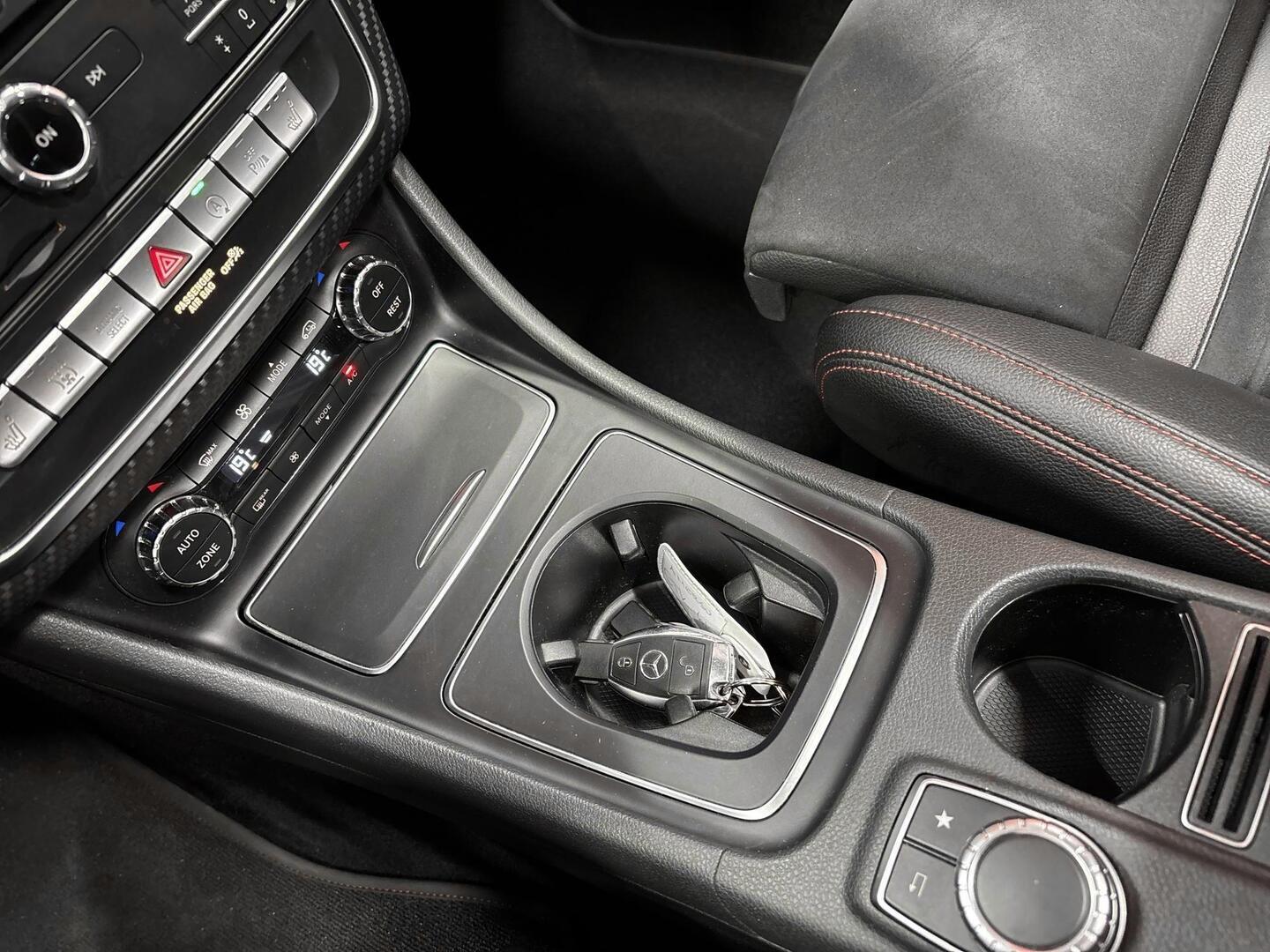 MERCEDES-BENZ A 2016