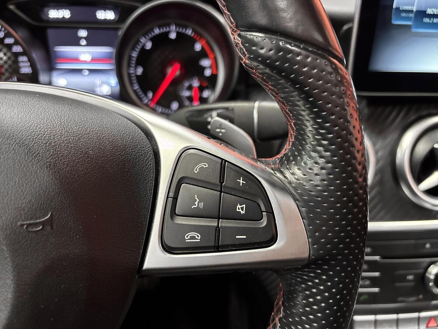 MERCEDES-BENZ A 2016