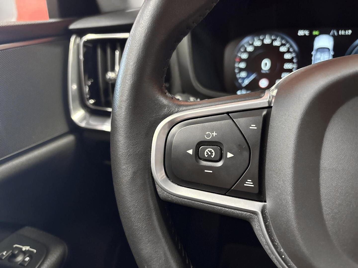 VOLVO V60 2021