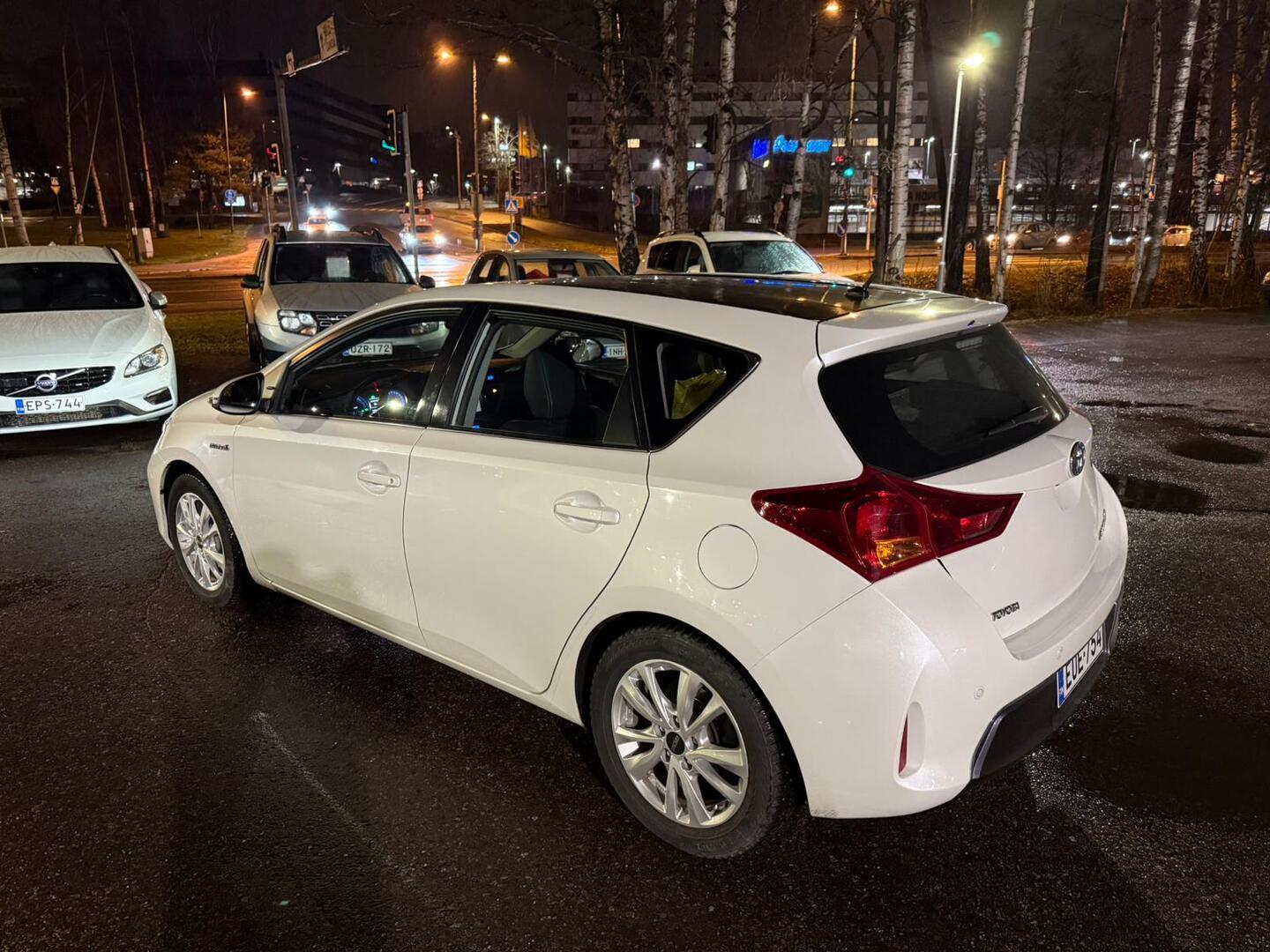 TOYOTA Auris 2014