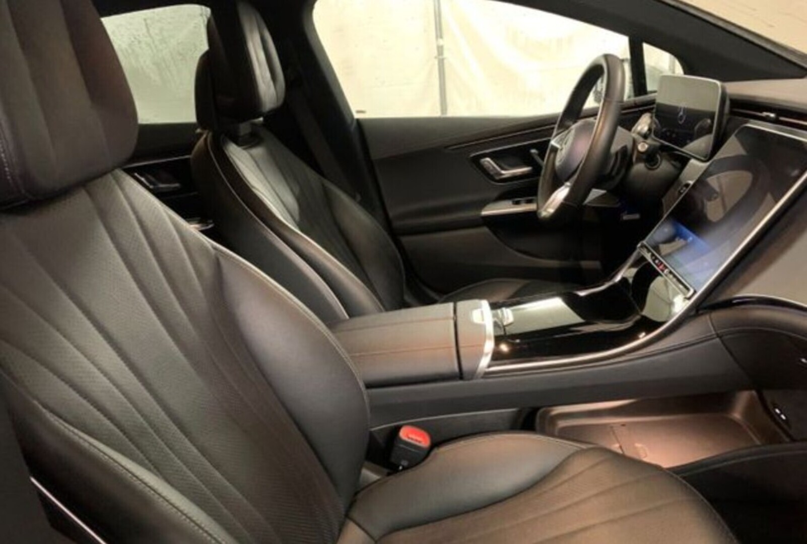 MERCEDES-BENZ EQE 2023