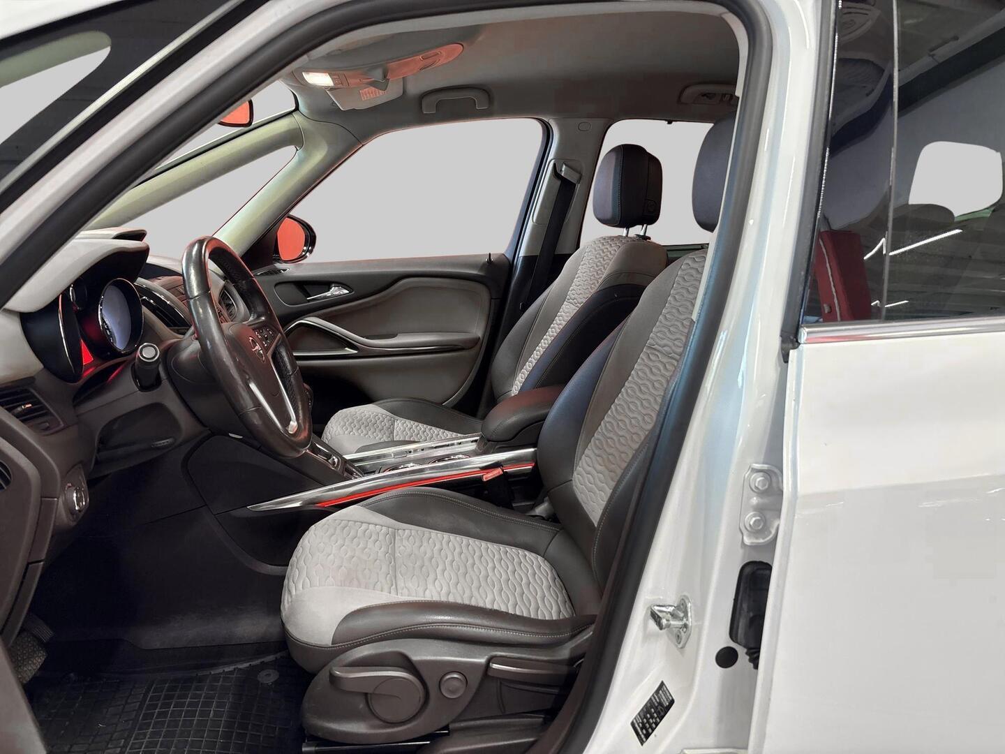 OPEL Zafira Tourer 2013
