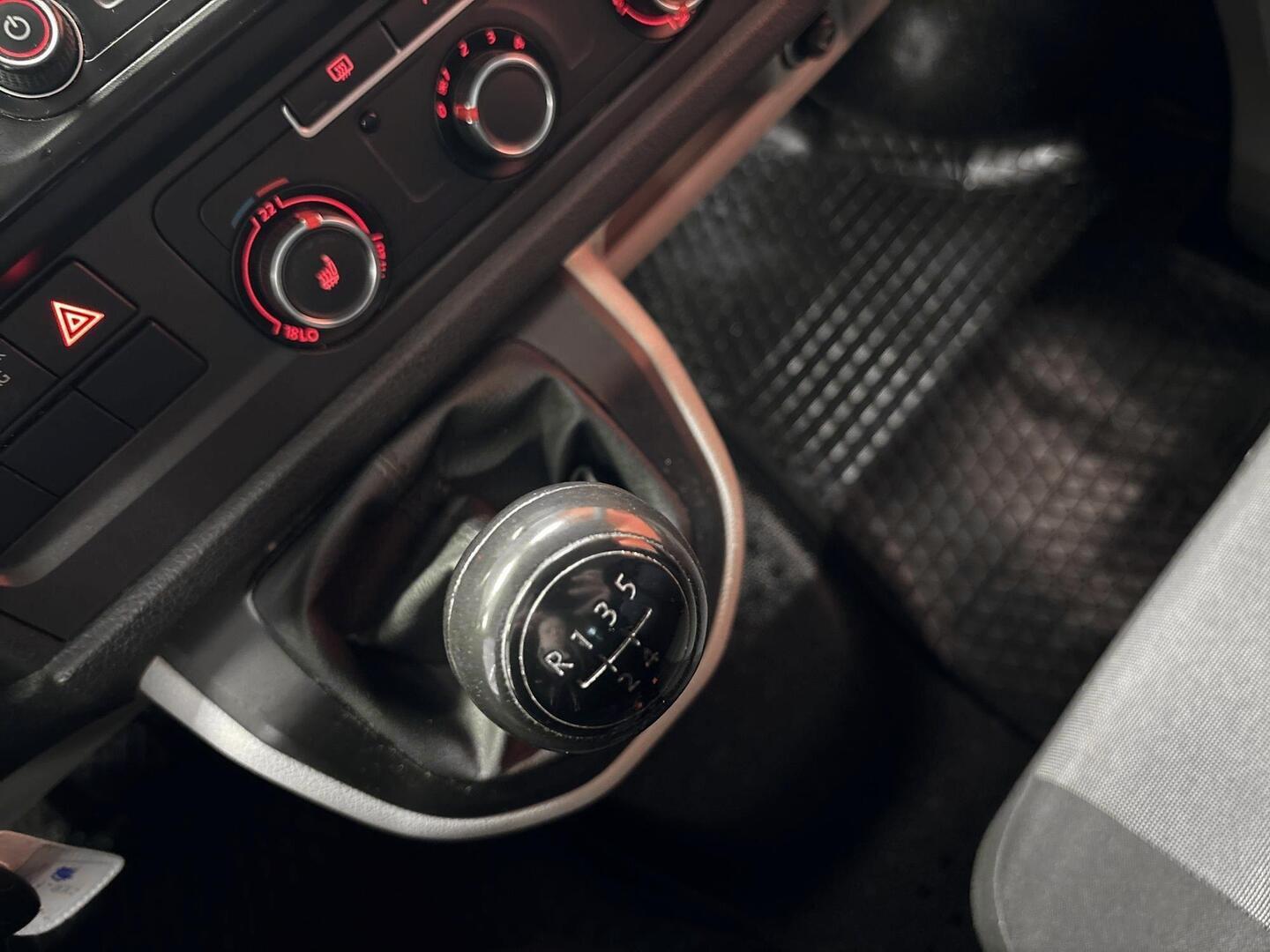 VOLKSWAGEN Transporter 2018