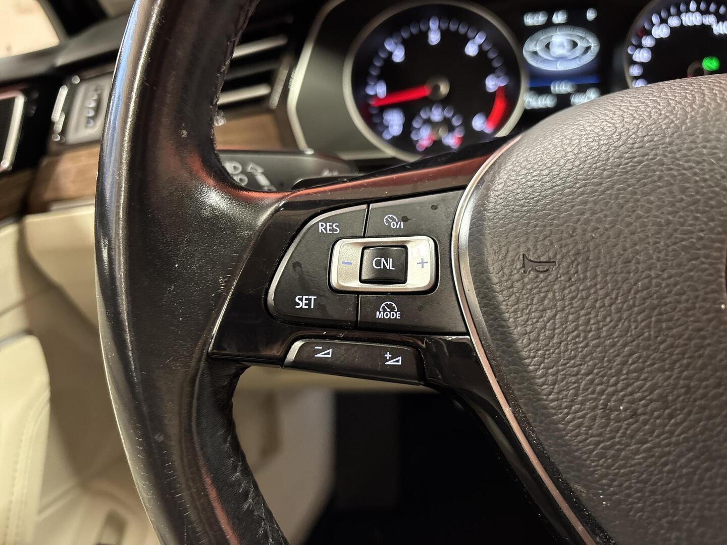 VOLKSWAGEN Passat 2015