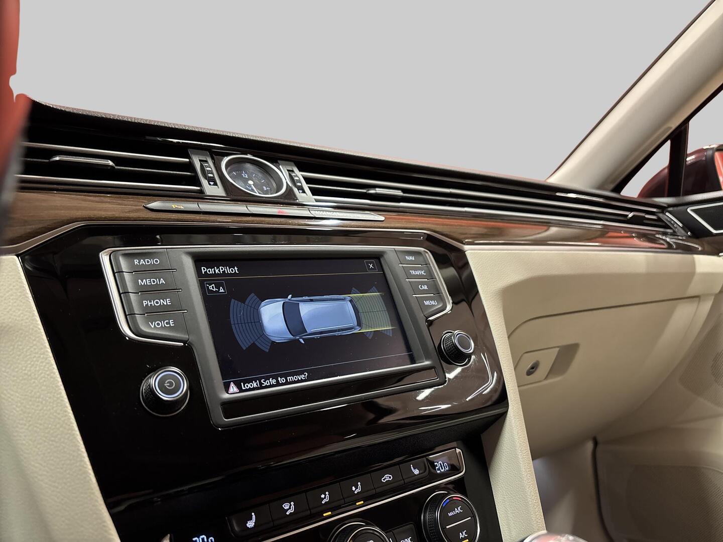 VOLKSWAGEN Passat 2015