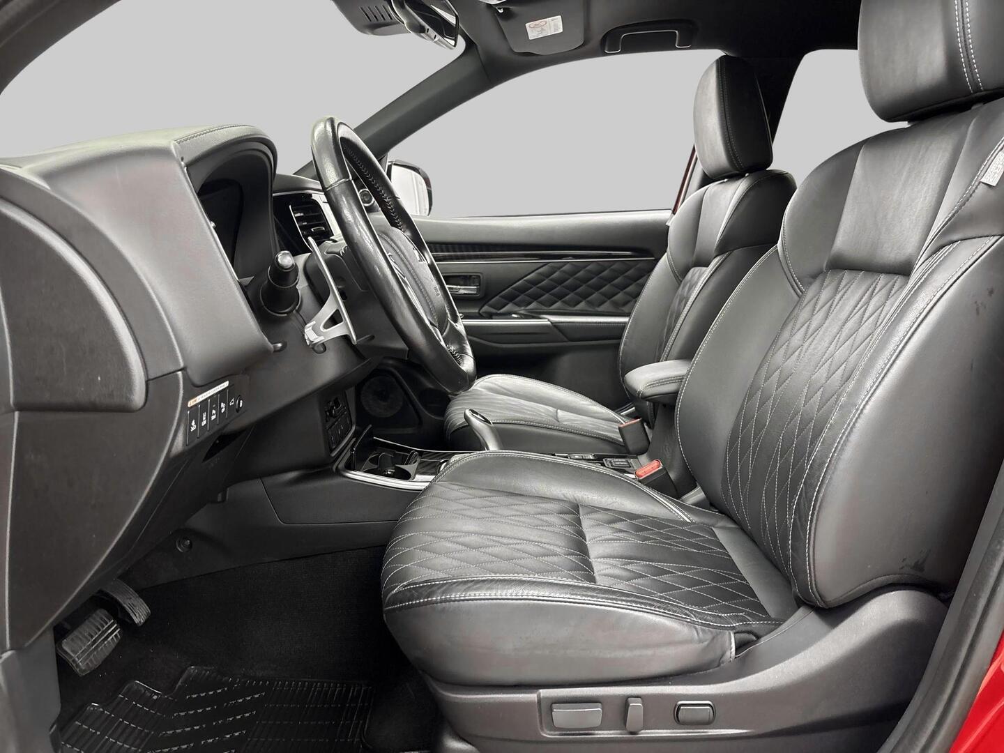 MITSUBISHI Outlander PHEV 2019