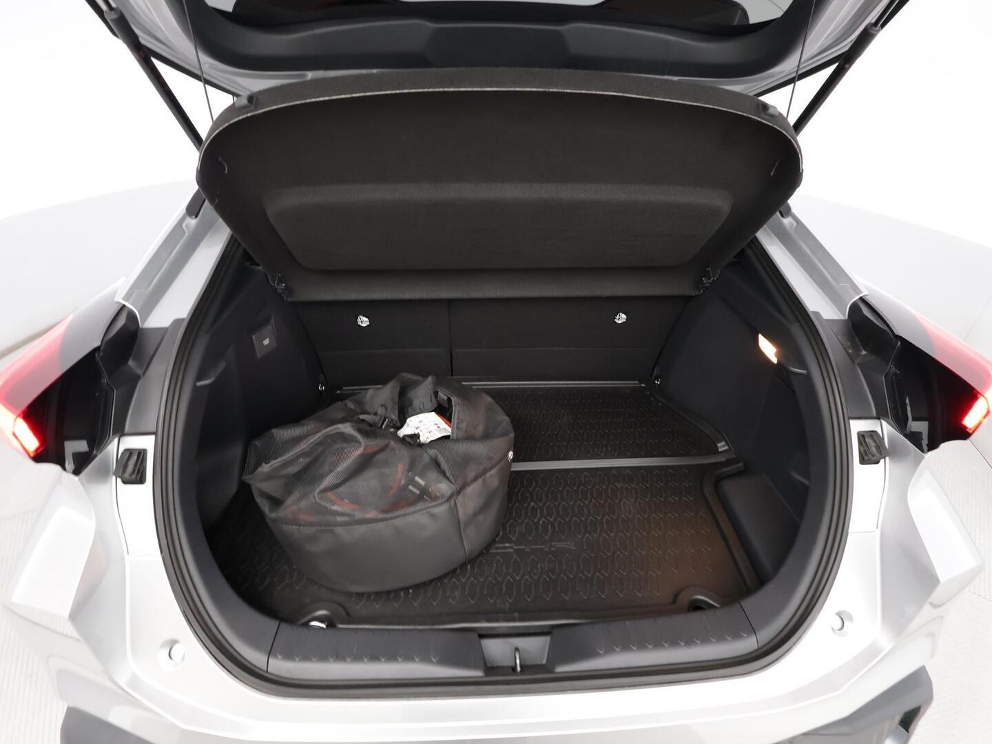 TOYOTA C-HR 2025