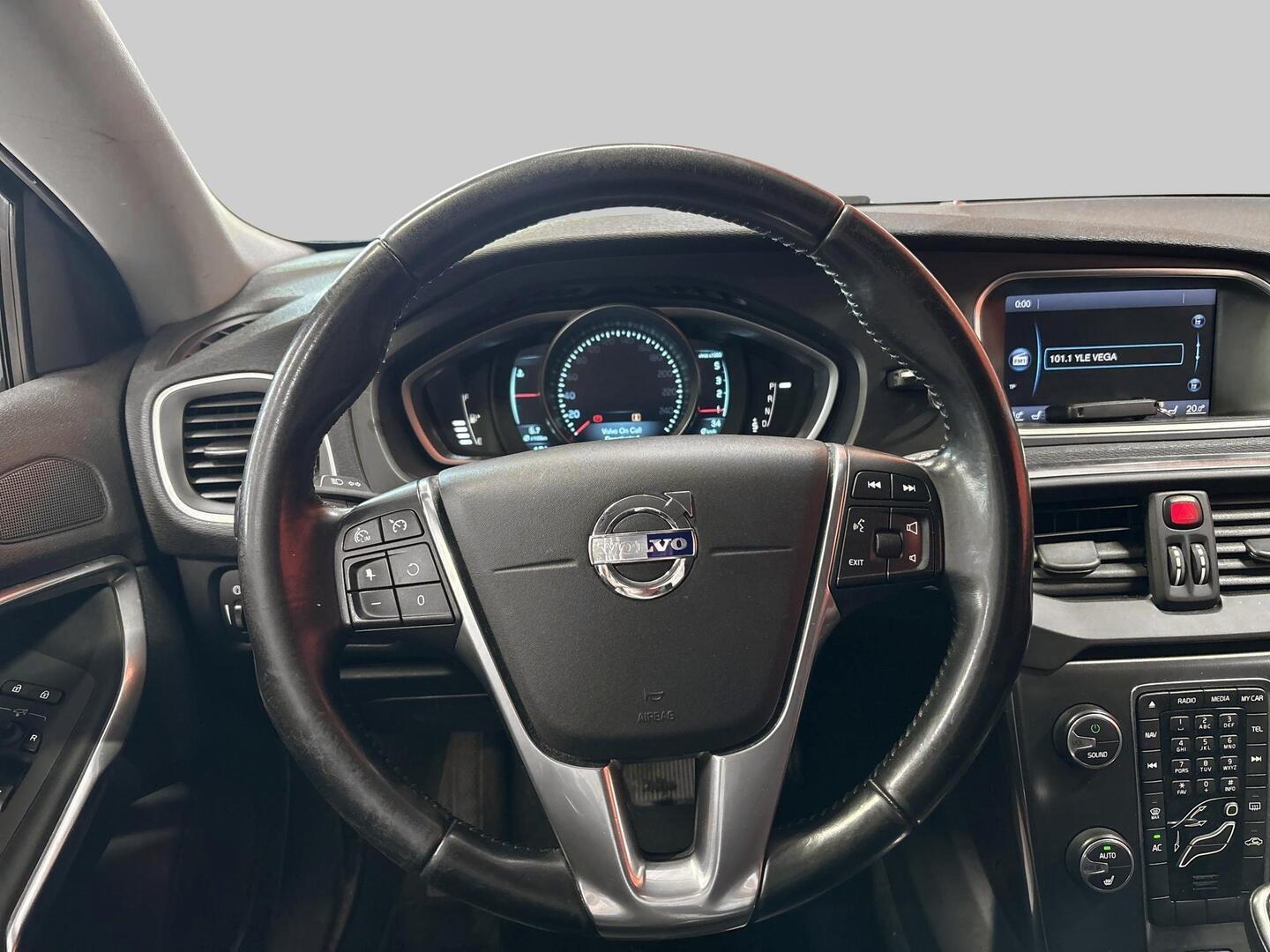 VOLVO V40 2014