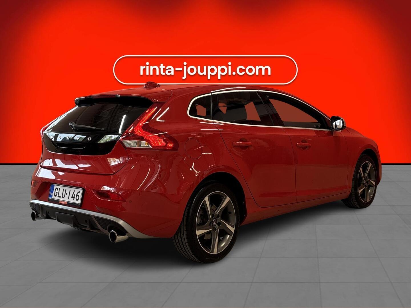 VOLVO V40 2016